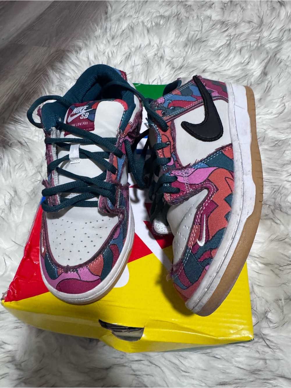 Nike Kids Low-Top Sneakers in Pink, Teal & Black